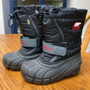 Kids Sorel Snowboots, Size 11. Never worn.